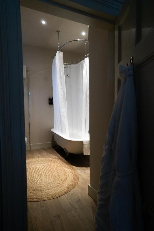 Deluxe Double Room image 2