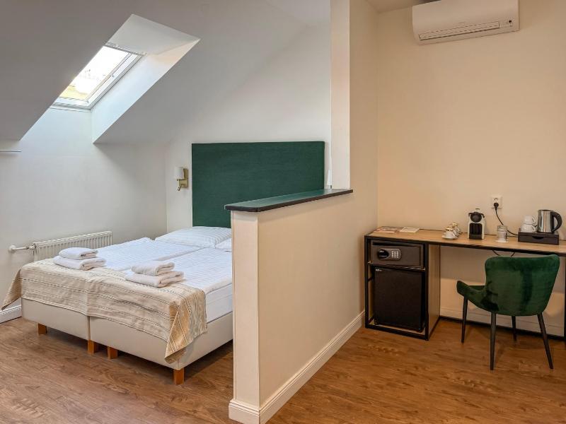 Rooftop Comfort Room image 4