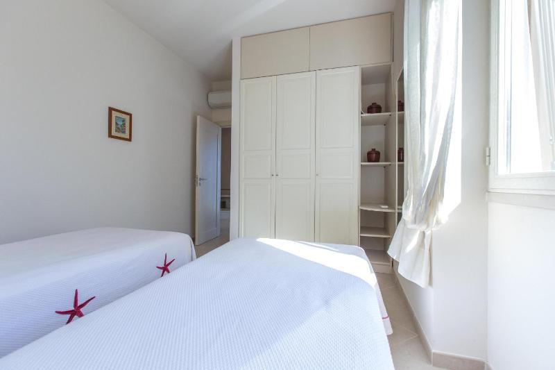 Deluxe Villa image 1