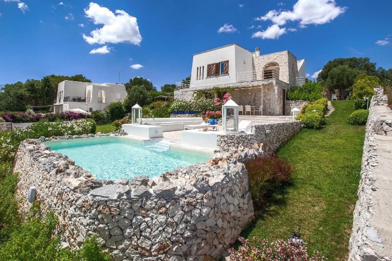 Deluxe Villa image 3