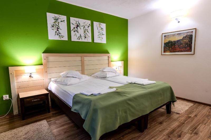 Double or Twin Room Building B image 2