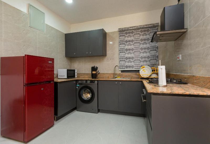 Dicta's Haven Luxe Haven - image 12