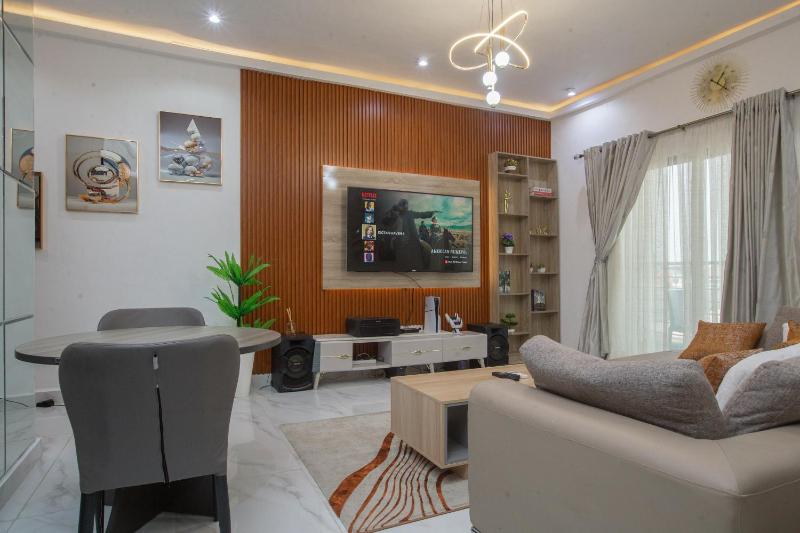 Dicta's Haven Luxe Haven - image 1
