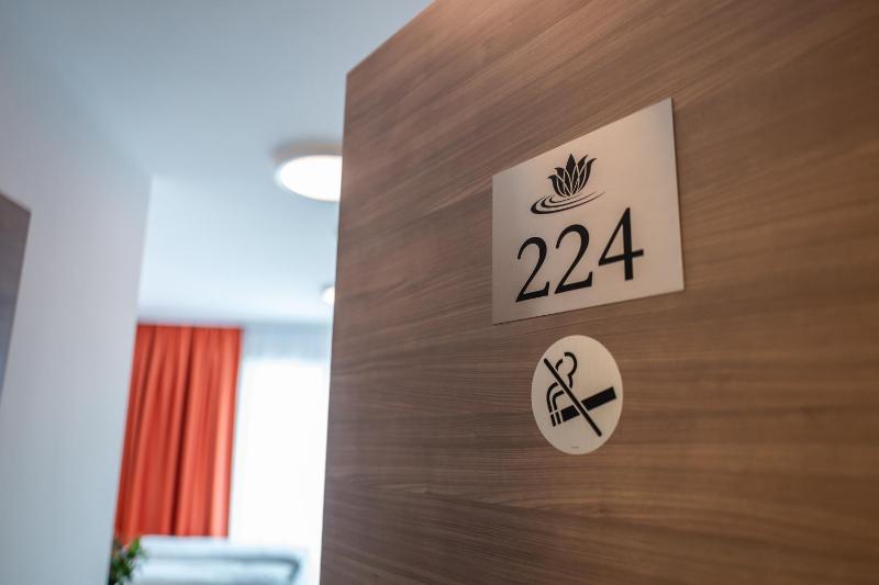 King Room image 4