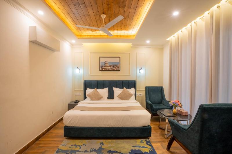 Perfectstayz Premium Westend at Mall Road - image 2