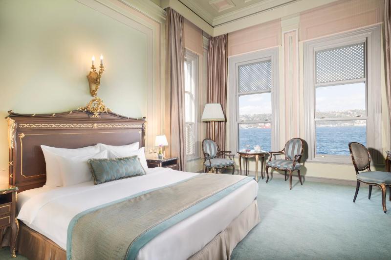 Deluxe Double or Twin Room with Sea View image 1