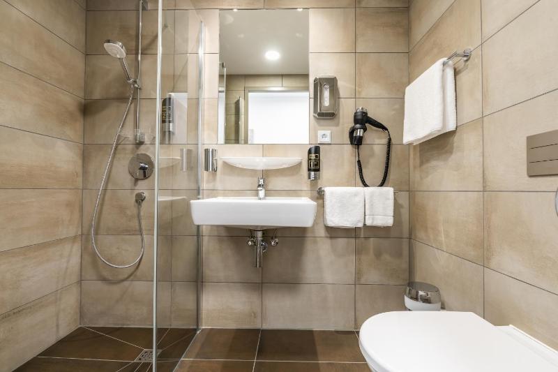 Standard Single Room image 2