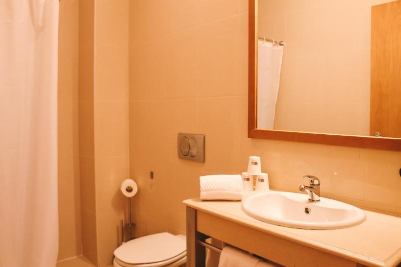 Double or Twin Room image 4