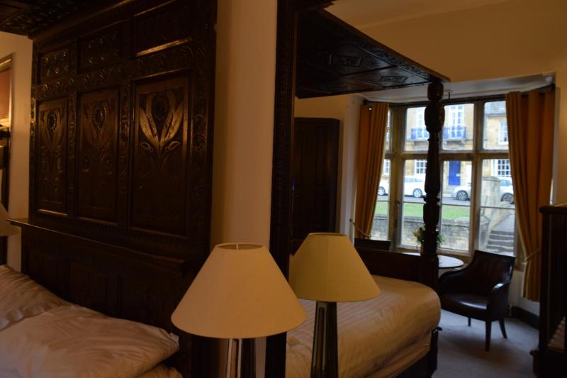 Deluxe Double Room image 1