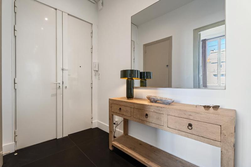 Nice Renting - VICTOR - Historic Palace Luxury 3 Bedrooms - image 9
