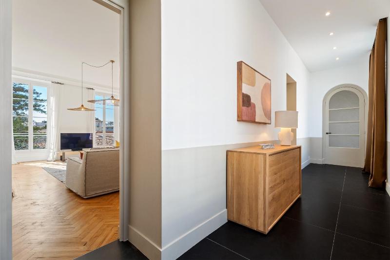 Nice Renting - VICTOR - Historic Palace Luxury 3 Bedrooms - image 16