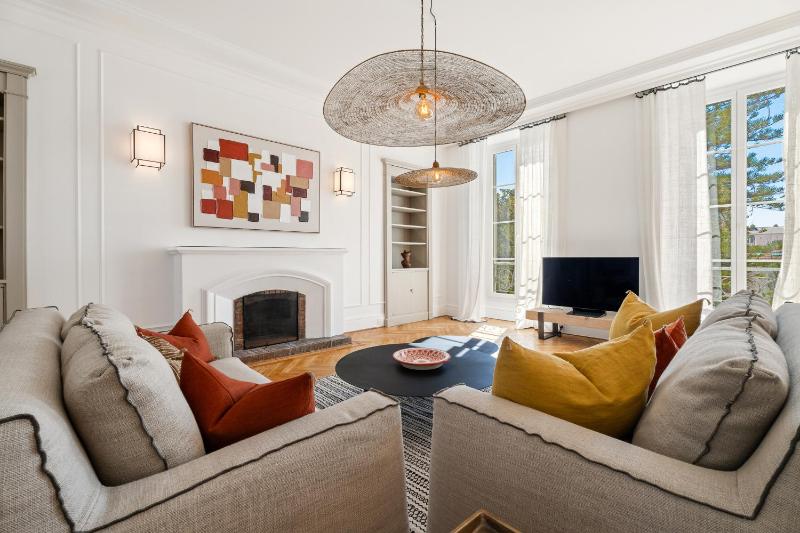 Nice Renting - VICTOR - Historic Palace Luxury 3 Bedrooms - image 10