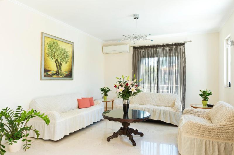 Apartment image 2