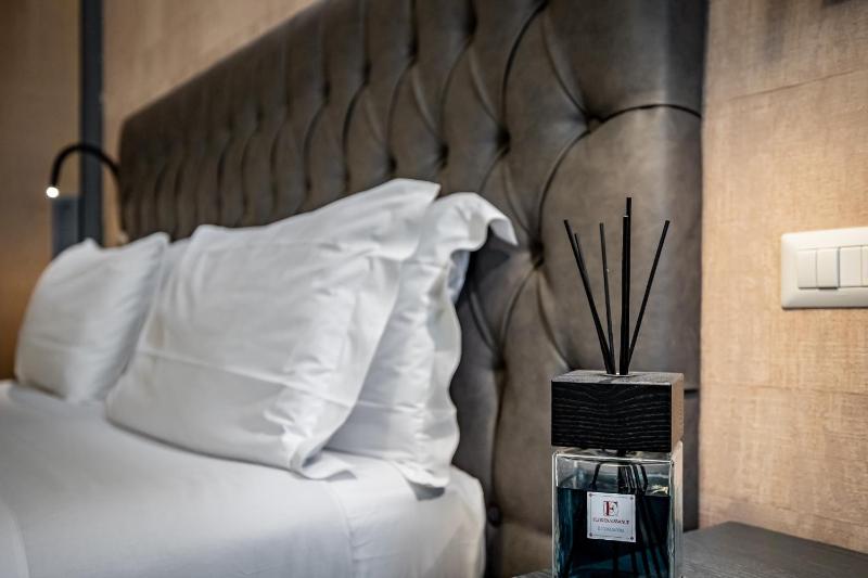 Large Double Room image 2