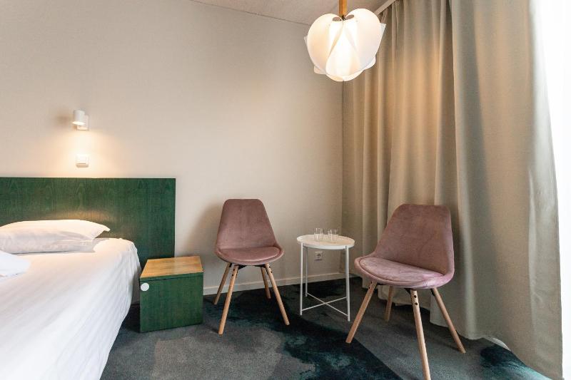Standard Double or Twin Room with Spa Access image 3