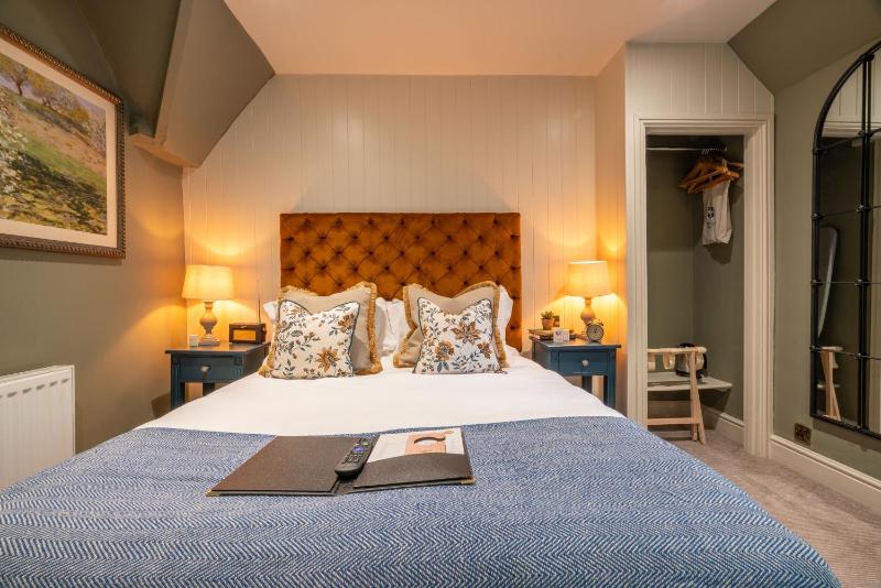 King Room image 4