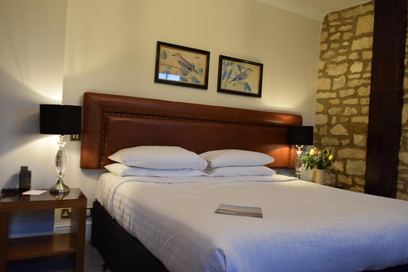 Superior Twin Room image 4