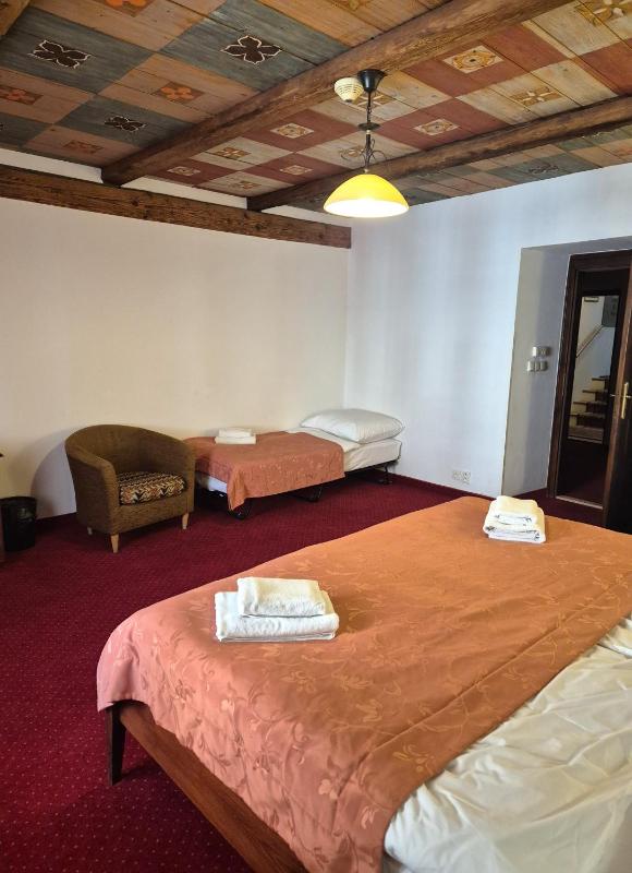 Standard Triple Room image 4