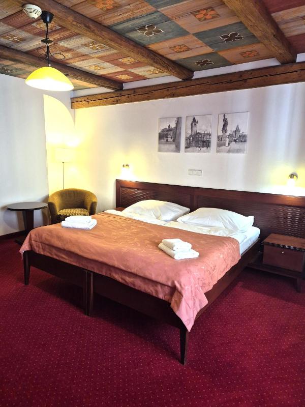 Standard Triple Room image 3