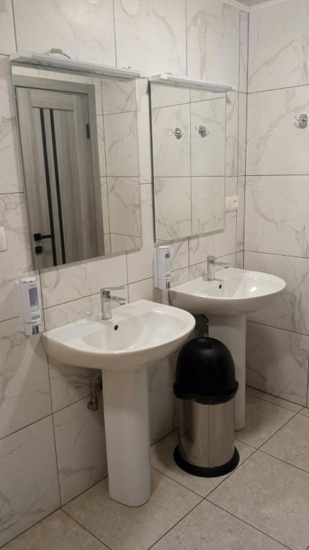 Economy Triple Room with Shared Bathroom image 2