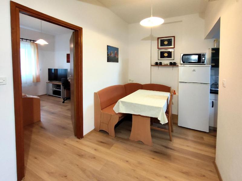 One-Bedroom Apartment image 2