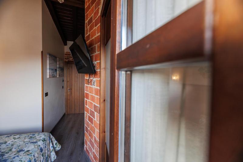 Double or Twin Room with Harbour View image 4