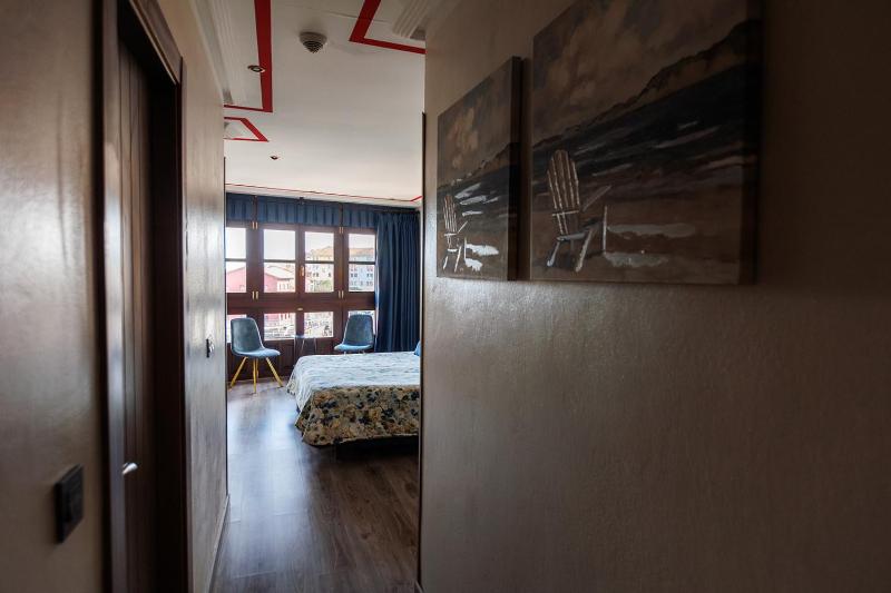 Double or Twin Room with Harbour View image 3