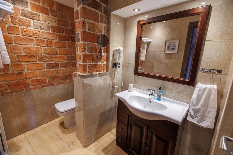 Double or Twin Room with Harbour View image 2