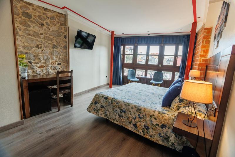 Double or Twin Room with Harbour View image 1