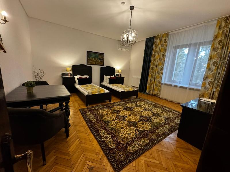 Twin Room image 1