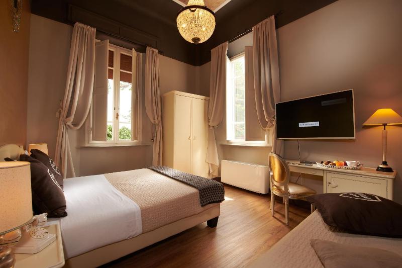 Family triple room image 3
