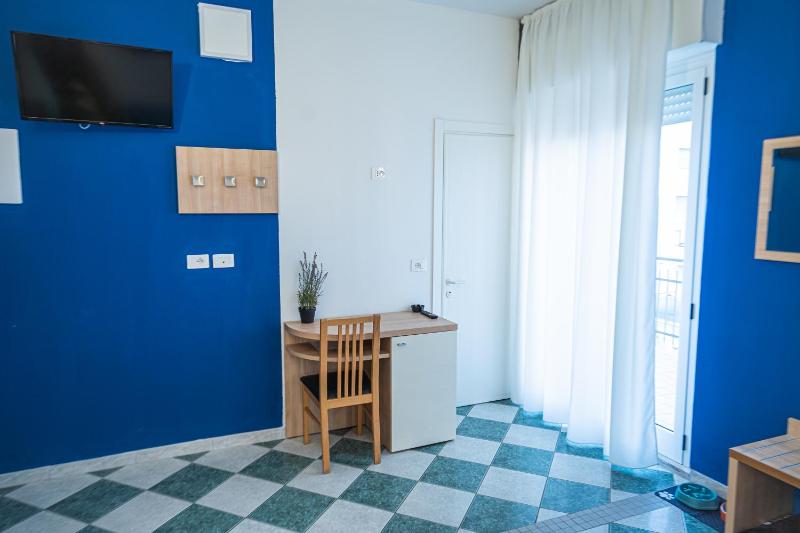Quadruple Room image 4