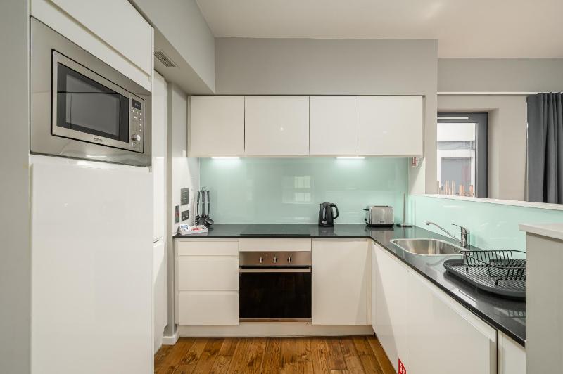 Superior One-Bedroom Apartment image 1