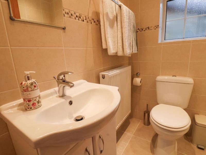 Meadow Cottage - image 10
