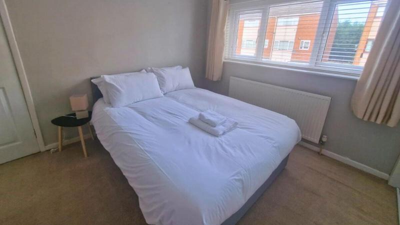 Contractor Stay - 4-Bedroom Home in Chester - image 2