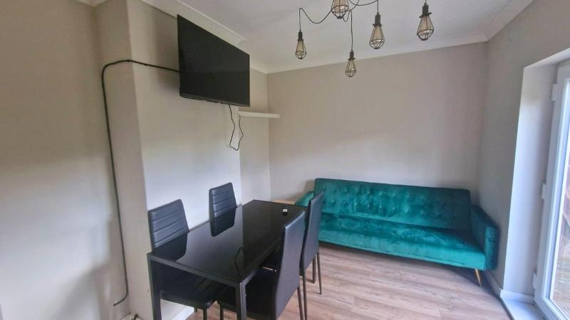 Contractor Stay - 4-Bedroom Home in Chester - image 17