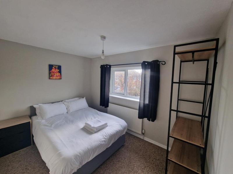 Contractor Stay - 4-Bedroom Home in Chester - image 4