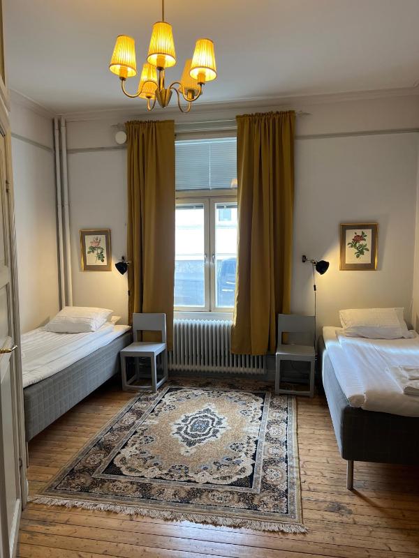 Double Room image 3