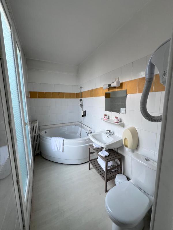 Hotel De l'Univers - image 3