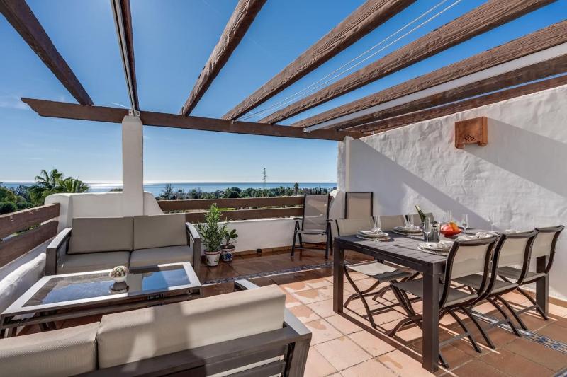 Ultimate Rentals - 2BR Apt 5 min Van Het Strand - Selwo Hills 2 - image 6