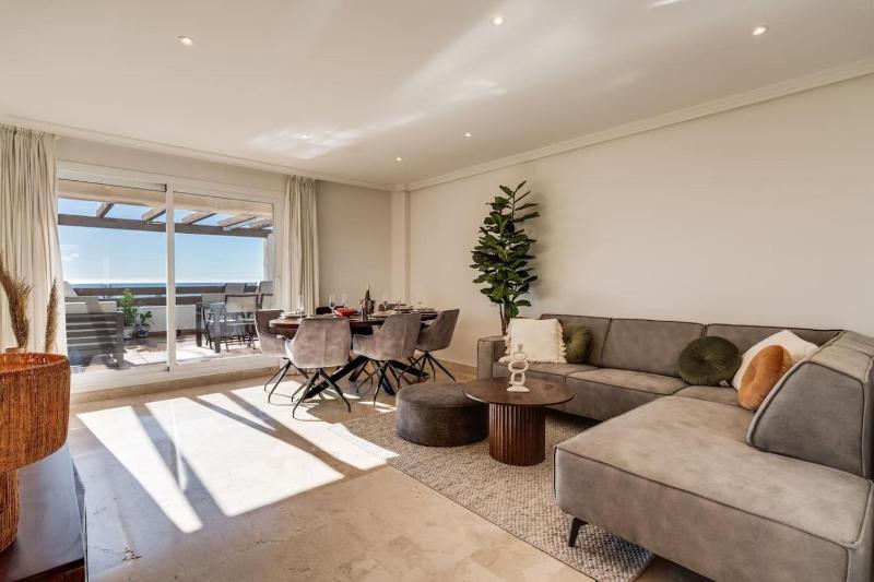 Ultimate Rentals - 2BR Apt 5 min Van Het Strand - Selwo Hills 2 - image 7
