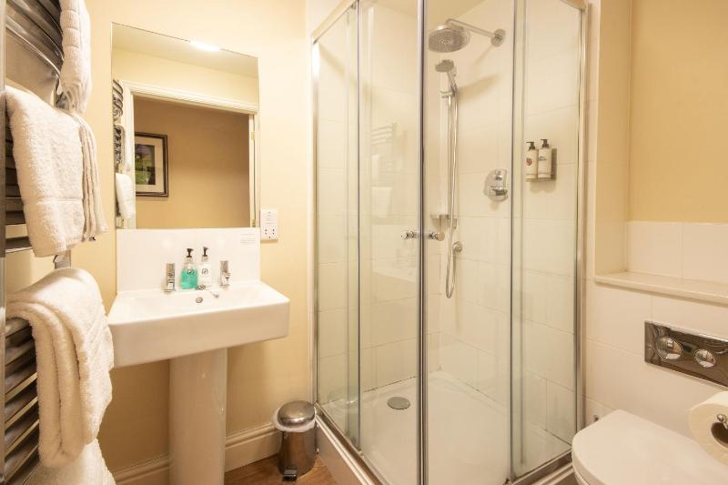 Superior First Floor Double Room image 4
