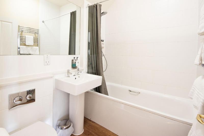 Superior Twin Room image 2
