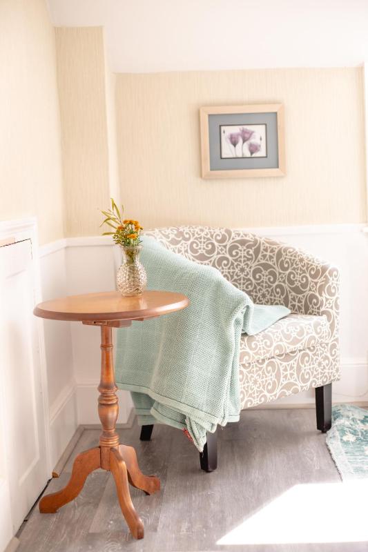 Deluxe Queen Room image 3