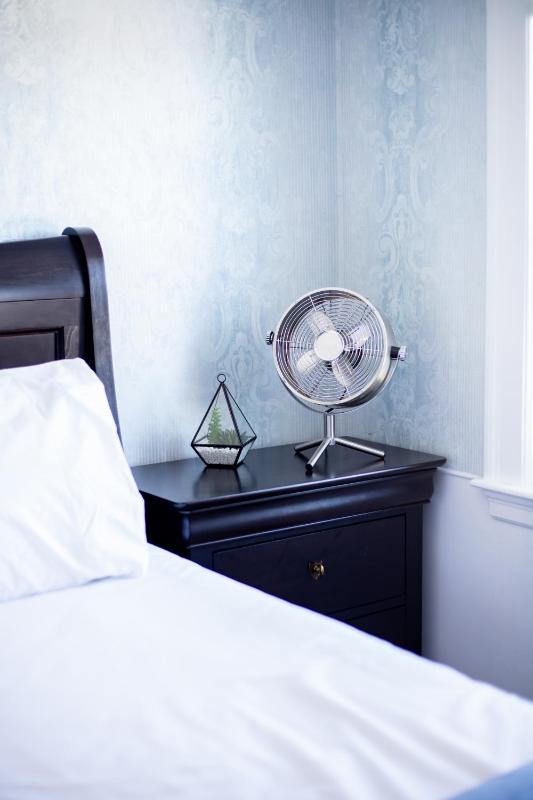 Standard King Room image 1