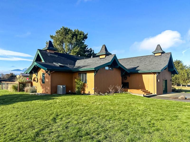 Holiday Home image 1