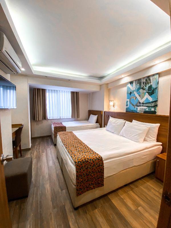Triple Room image 2