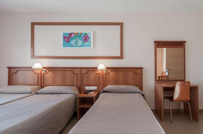 Triple Room image 3