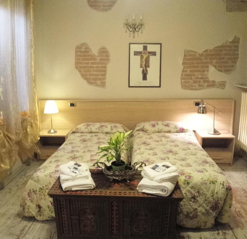 Double or Twin Room image 1