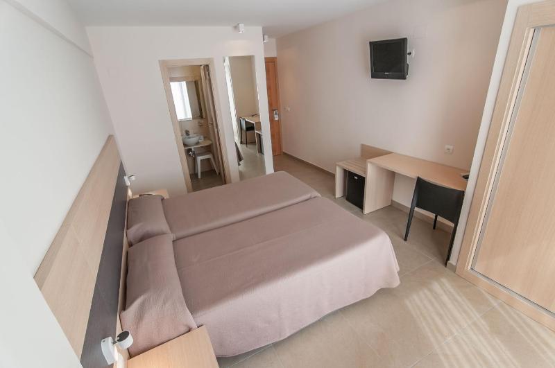 Double or Twin Room with Terrace image 4